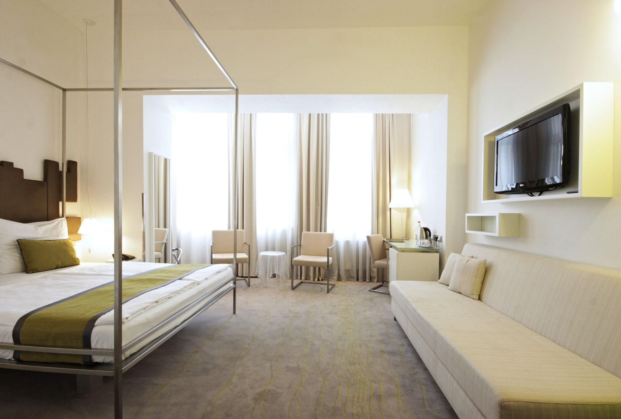 Pure White Hotel Prága Kültér fotó