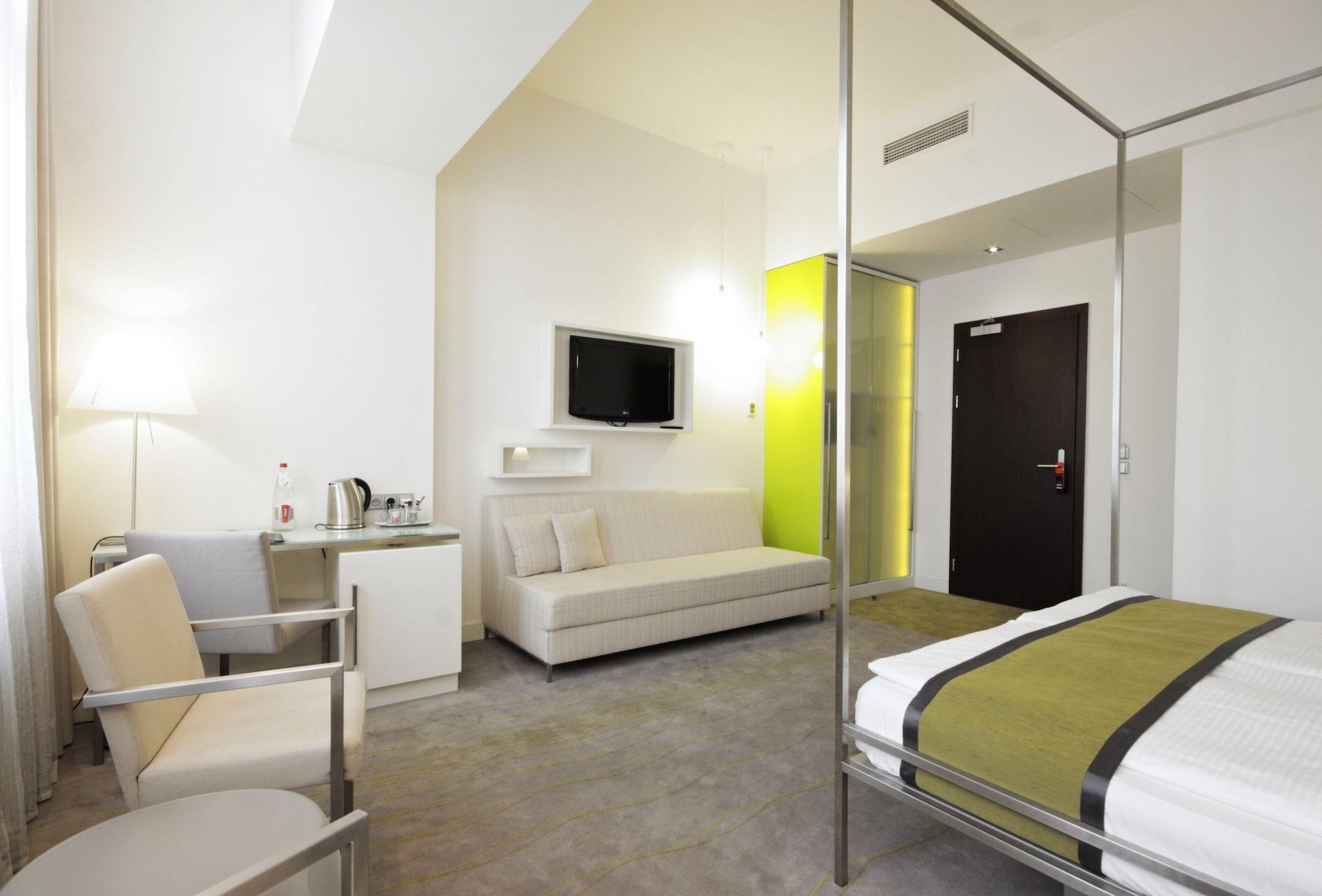 Pure White Hotel Prága Kültér fotó